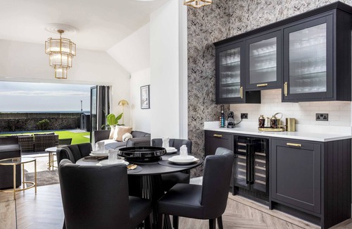 Troon Casa | No36 South Beach Summ