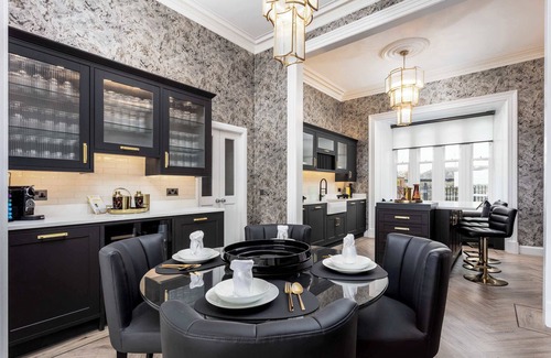 Troon Casa | No36 South Beach Summ
