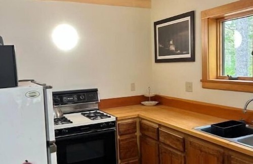 Wiscasset Cabina | Oak Hill Homestead