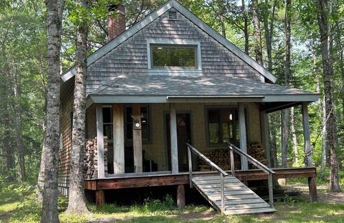 Wiscasset Cabina | Oak Hill Homestead