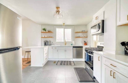 Uptown Casa | Nob Hill 2BR | Updated Historic Retreat