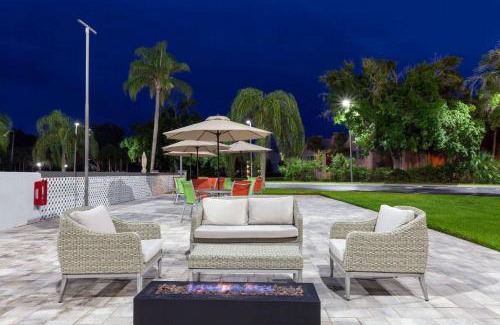 Florida Central Atlantic Coast Hotel | Nobile Hotel Parkway at Celebration Orlando Very Close to Disney Theme Parks