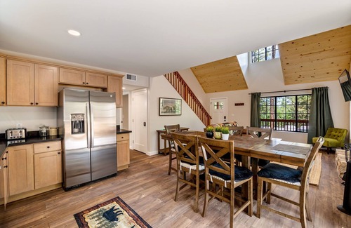 Eagar Cabina | Noble Estates Cabin · Luxe Forest Escape