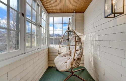 Old North End Apartamento | Noble Summit BBQ & Fire Pit & Scenic Views