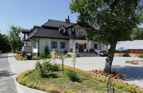 Medynia Glogowska Cama Y Desayuno | Noclegi Dwór Szlachecki Biedaczów