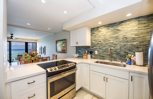 Kahana Condominio | Noelani 304 3bdrm 2.5 Bath 3 Bedroom Condo by RedAwning