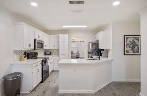 Tyler Casa | Noir at Hollytree Dr. Perfect Location!