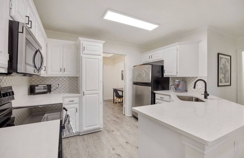 Tyler Casa | Noir at Hollytree Dr. Perfect Location!