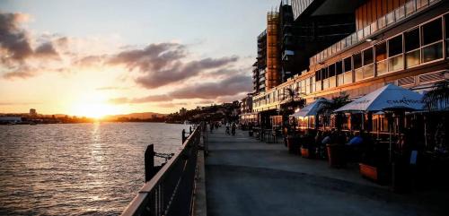 Eagle Farm Apartamento | Noir Reverie - Designer Home by the River