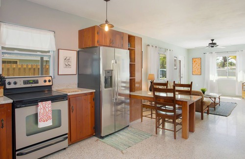 Laurel Cabaña | Nokomis Beach Bungalow
