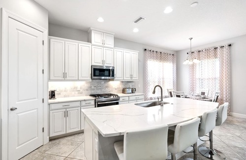 Laurel Casa | Nokomis Retreat with Heated Community Pool, Tennis, Pickleball & 3 Ensuite BR