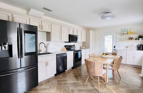 Laurel Apartamento | Waterfront Nokomis Home, Walk to Beach & Dining