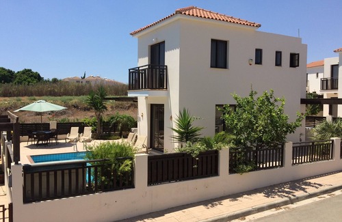 Kapparis Villa | Nol Adre. Una villa de lujo con su propia piscina privada, vistas al mar