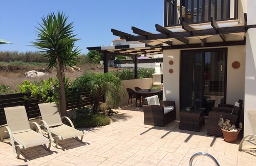 Kapparis Villa | Nol Adre. Una villa de lujo con su propia piscina privada, vistas al mar