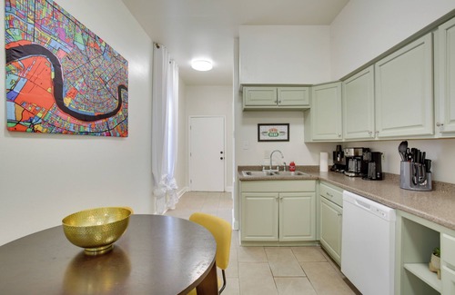 Saint Thomas Development Casa | NOLA Gem: 3 Mi to French Quarter