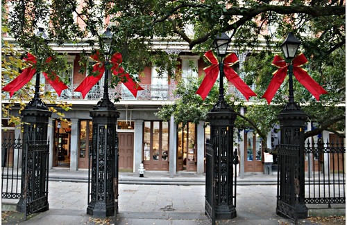 French Quarter Apartamento | MAYO ES MARAVILLOSO EN NOLA !! HERMOSO 850 SF 1B / 1B FRANCÉS QTR! ¡PARKING INCLUIDO!