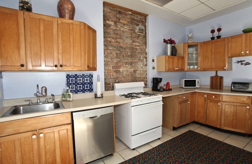 Leonidas Casa | NOLA House-Center de todas las cosas de Nueva Orleans! ¡En el vecindario histórico!
