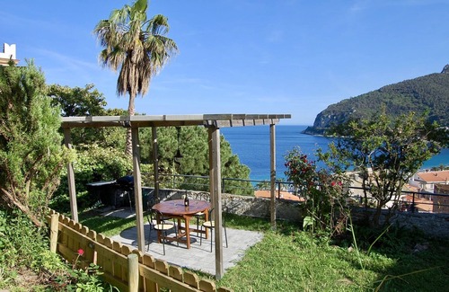 Noli Apartamento | Noli -Apartamento en una villa de la '800, terraza y jardín con vista al golfo