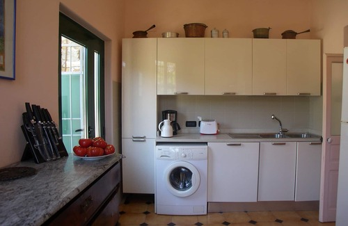 Noli Casa | NOLI: apartamento en una villa del '800,con jardín y vIsta al Golfo