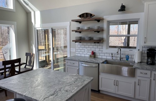 Lindseyville Cabina | Nolin Lake Lakehouse Vacation Rental - Newly Built