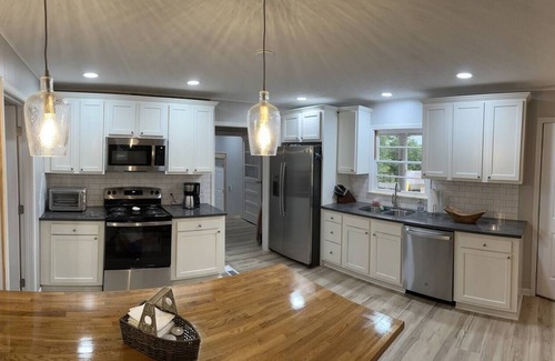 Clarkson Casa | Nolin Lake Waterfront Home