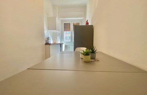 Zona Padova Apartamento | NoLo Urban Nest Apartment, Confortevole e Graziosa, servita di tutti i Comfort e Metropolitana Verde per Stazione Centrale e Garibaldi
