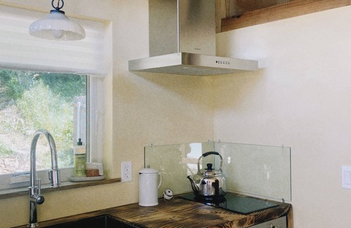 Oak View Cabaña | Non-toxic, eco-friendly, peaceful + private guesthouse for monthly bookings
