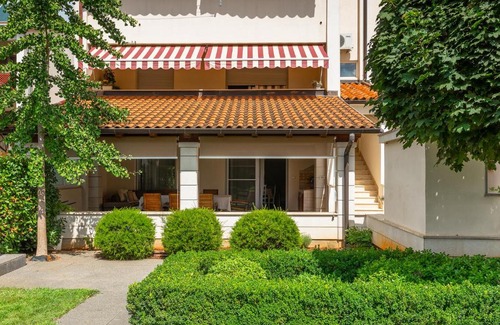 Valdebek Apartamento | Nona's garden apartment