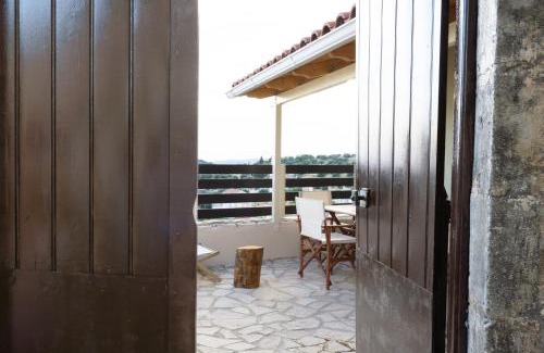 Faraklata Apartamento | Nonna's Eftihia cottage on the hill