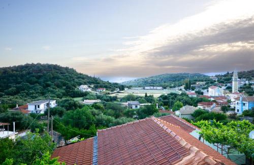 Faraklata Apartamento | Nonna's Eftihia cottage on the hill