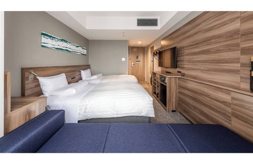 Ariake Hotel | Nonsmoking Deluxe Corner Twin Room Breakfast included /Koto-ku Tokyo