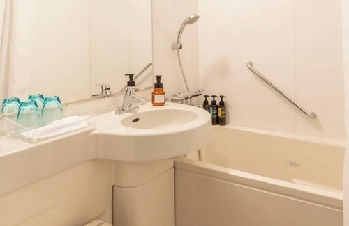 Ariake Hotel | Nonsmoking Deluxe Corner Twin Room Breakfast included /Koto-ku Tokyo