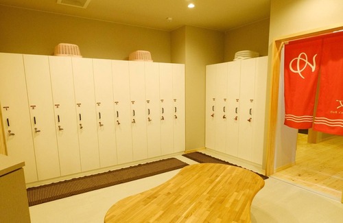 Matsuyama Casa | Nonsmoking East Building Twin Shower booth / Matsuyama Ehime