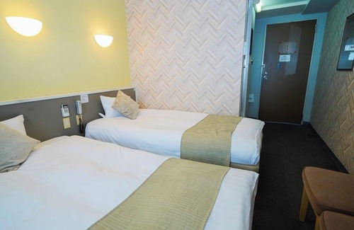 Kita Ward Hotel | NonsmokingTwin corner room 5 minutes walk fr / Okayama Okayama