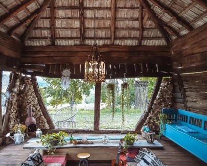 Suncuius Casa | Nooks by AdyBeca - Balnaca Traditional Nook