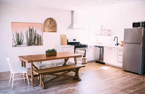 Angelino Heights Casa | Noon on Sunset Hill