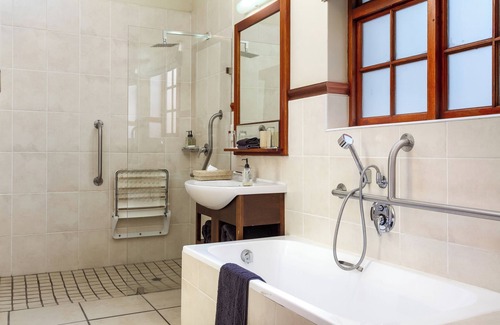 Noordhoek Hotel | Noordhoek Village Hotel