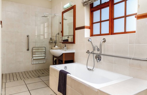 Noordhoek Hotel | Noordhoek Village Hotel