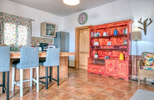 Tinajo Chalet De Esquí | NoPasaNada: apartmento privado el Hierro, vistas al jardín