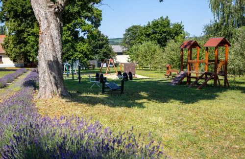 Nagygorbo Casa | Nora Guest House - Happy Rentals