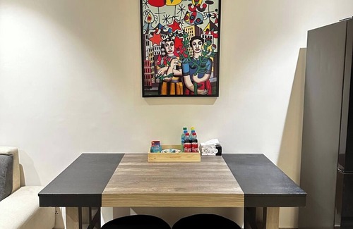 Lahore Apartamento | Norah Homes- 1 BHK- Private Balcony- Chic & Modern- Family Friendly!
