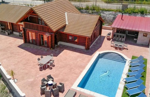Casabermeja Cabina | Nordic cottage on the Costa del Sol, enjoy the Andalusian climate with swimming pool!