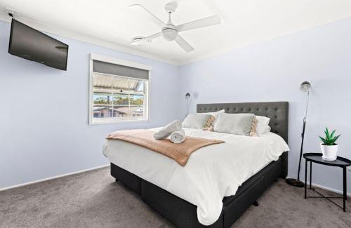 Sanctuary Point Casa | Nordic Fairway - Pet Friendly - 10 mins to Hyams Beach