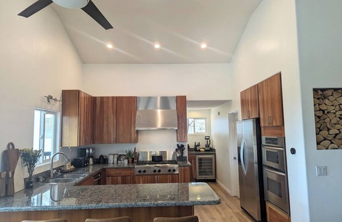 Running Springs Casa | Nordic Holiday Home - Hot Tub, Sledding Hill, Included EV/Tesla Charger, Pets ok