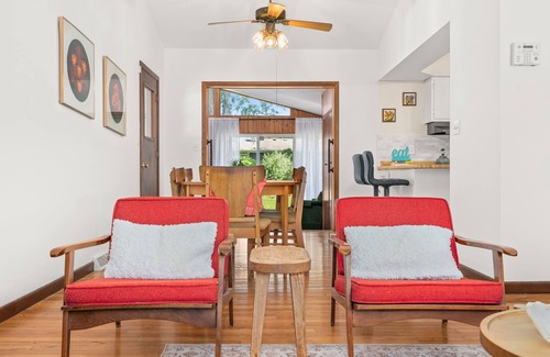 DeKalb Casa | Nordic Mid-Century Retreat