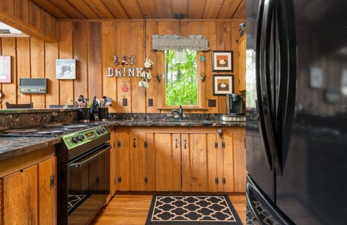 Bellaire Cabina | Nordic Serenity at Schuss Mountain, Sleeps 16!