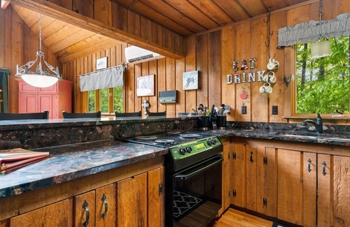 Bellaire Cabina | Nordic Serenity at Schuss Mountain, Sleeps 16!