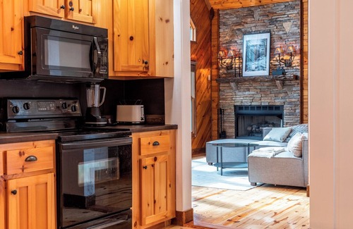 Hiawassee Casa | Nordic style mounting cabin - 3-bedroom house in amazing Hiawassee with WiFi, AC