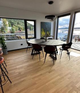 Ulvsvag Casa | Nordic Waterside Escape