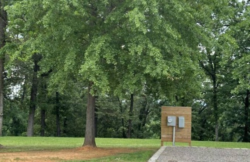 Dardanelle Alquiler De RV | Nordin's Escapes RV/Camper Site 1, near Lake Dardanelle, Mt. Nebo, and Mt. Petit Jean